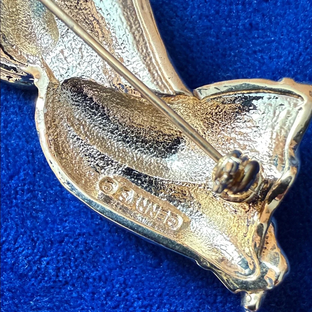 Gold Angel Trumpet Brooch - Gerrys Women's Jewelry